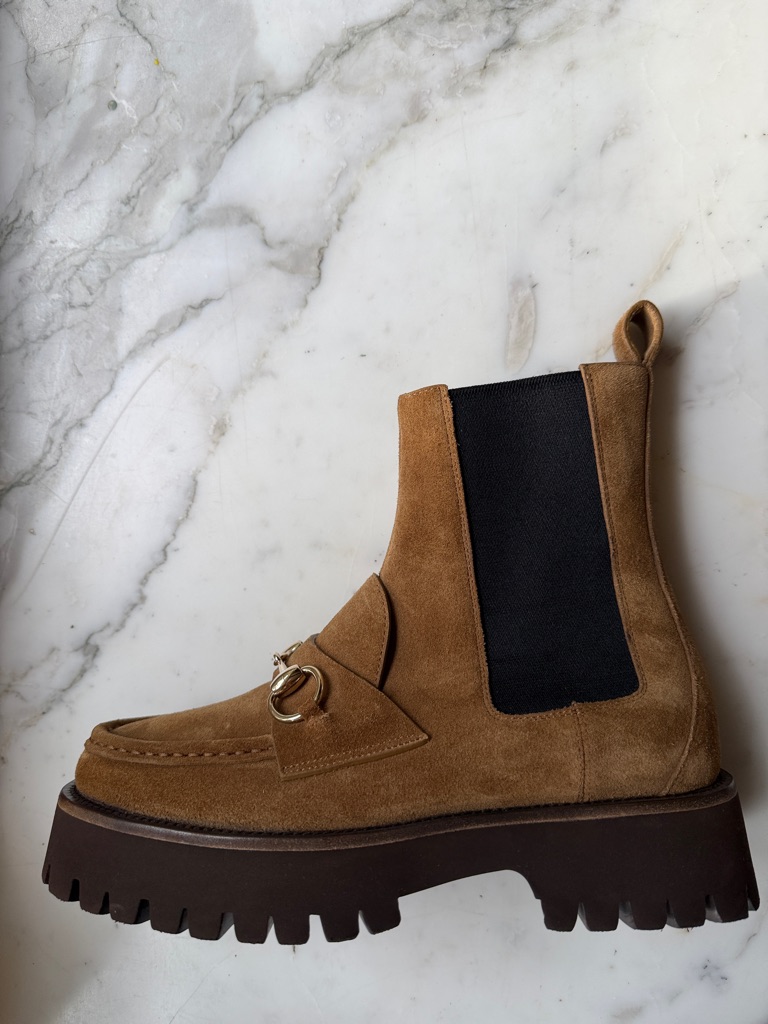 Gucci Brand New Chestnut Suede Lug Sole Chelsea Boots With Gold Bit